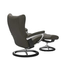 Classic Ergonomic Swivel Recliner